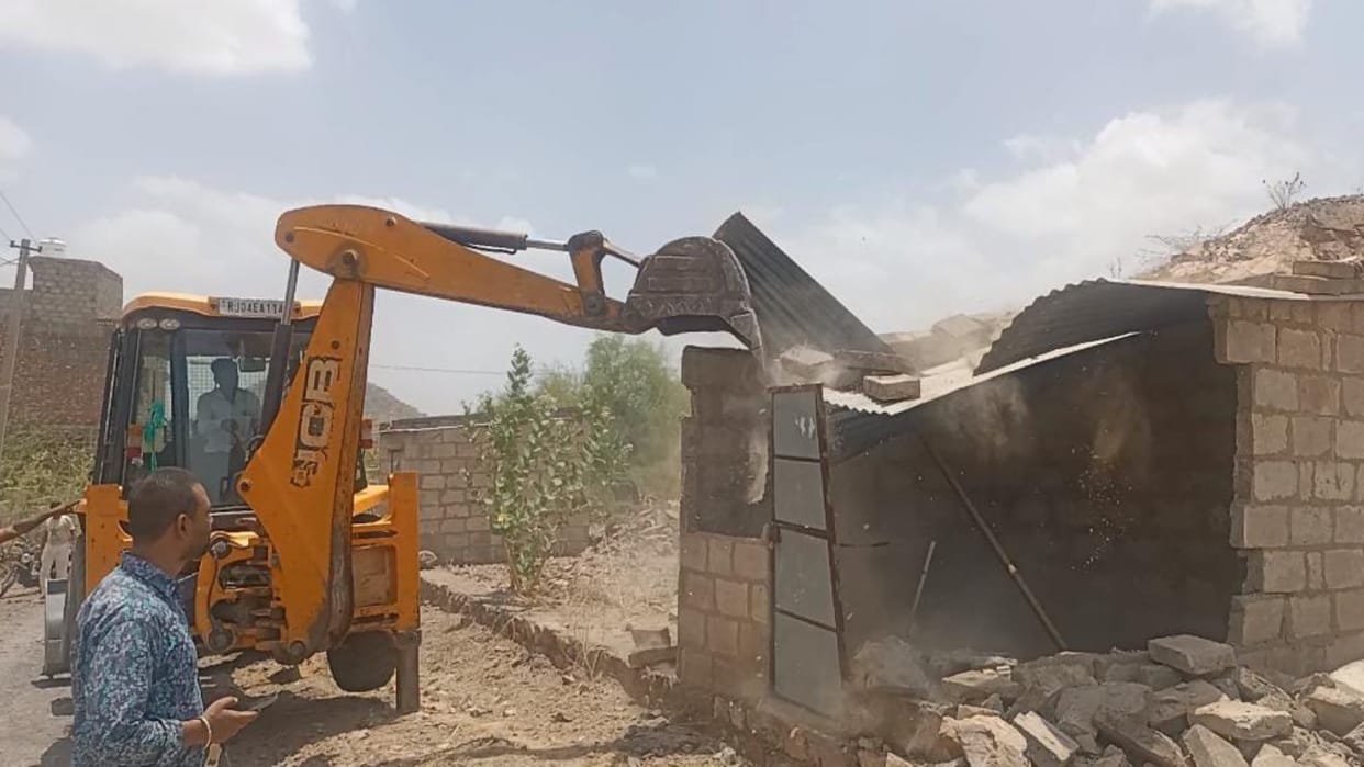 Barmer News Encroachment removed from 300 bighas of government land traffic system smooth