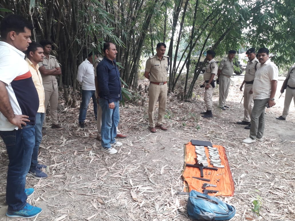 Bihar: Encounter between police and criminals in Muzaffarpur; Had come to rob the bank