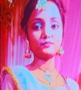 Young lady found dead in room, hanged for suicide in muzaffarpur on the issue of job before marriage in bihar
