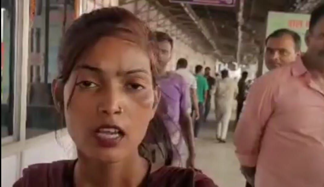 Bihar: Demanding sanitary from the government created ruckus due to being ticketless,TC accused of misbehaving