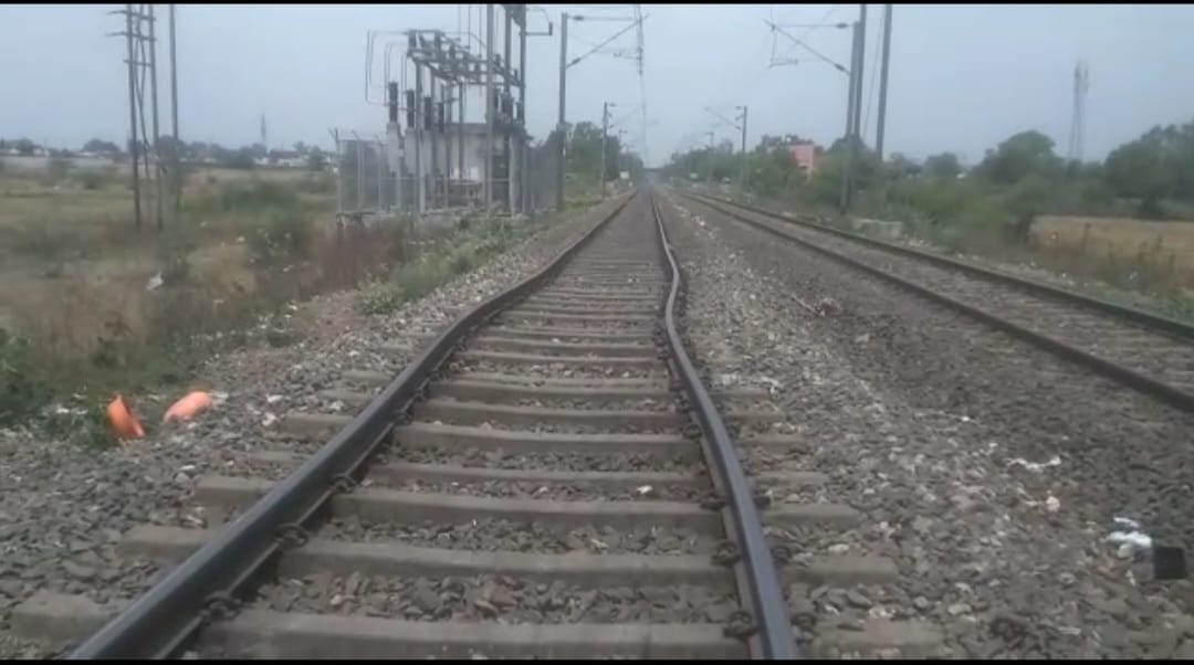 Minor committed Suicide Seventh grade student jumped in front of train and died in Rudrapur Uttarakhand news