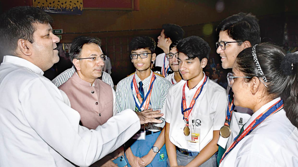 Amar Ujala Meritorious Honor Ceremony: We also have to do research, please open an institute for 'under 18'