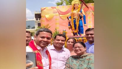 statue of Shri Dauji Maharaj was inaugurated in Baldev of Mathura