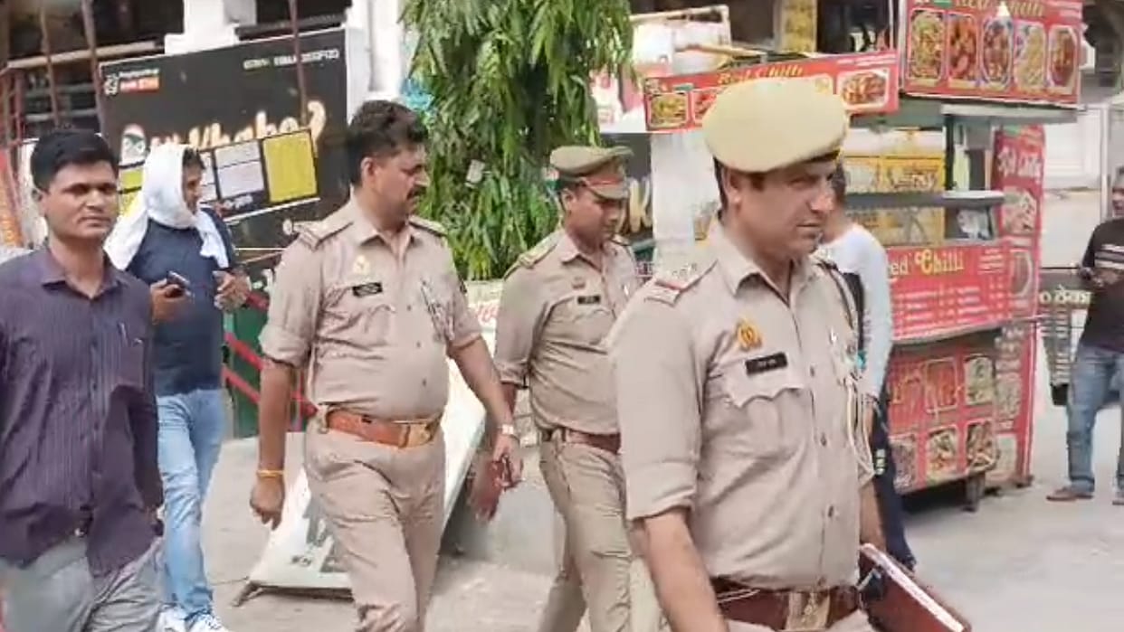 Brothle caught in spa center at Jaipuria Mall Ghaziabad