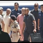 ऊना रेलवे स्टेशन से बाहर निकलते आरएसएस प्रमुख मोहन भागवत।