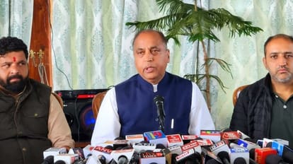 FIR Lodged against Karamchari Neta for Misbehave with Neta Pratipaksh Jairam Thakur