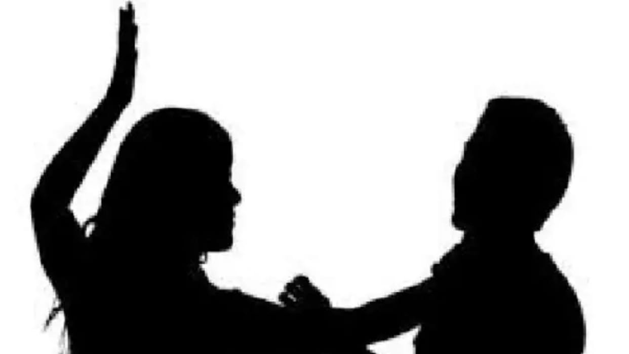 Bihar Two youths thrashed for molesting girl students returning from coaching
