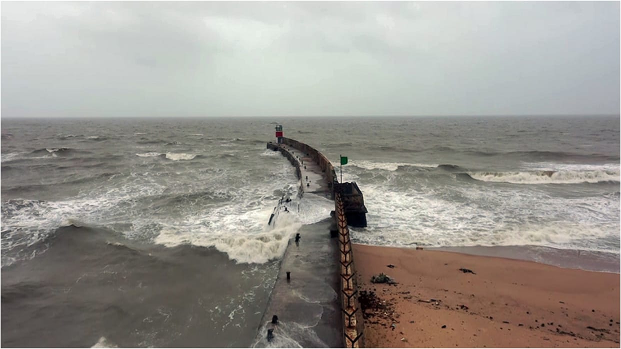 Biparjoy Cyclone: Weather changing in western UP due to cyclonic, chance of strong wind and rain