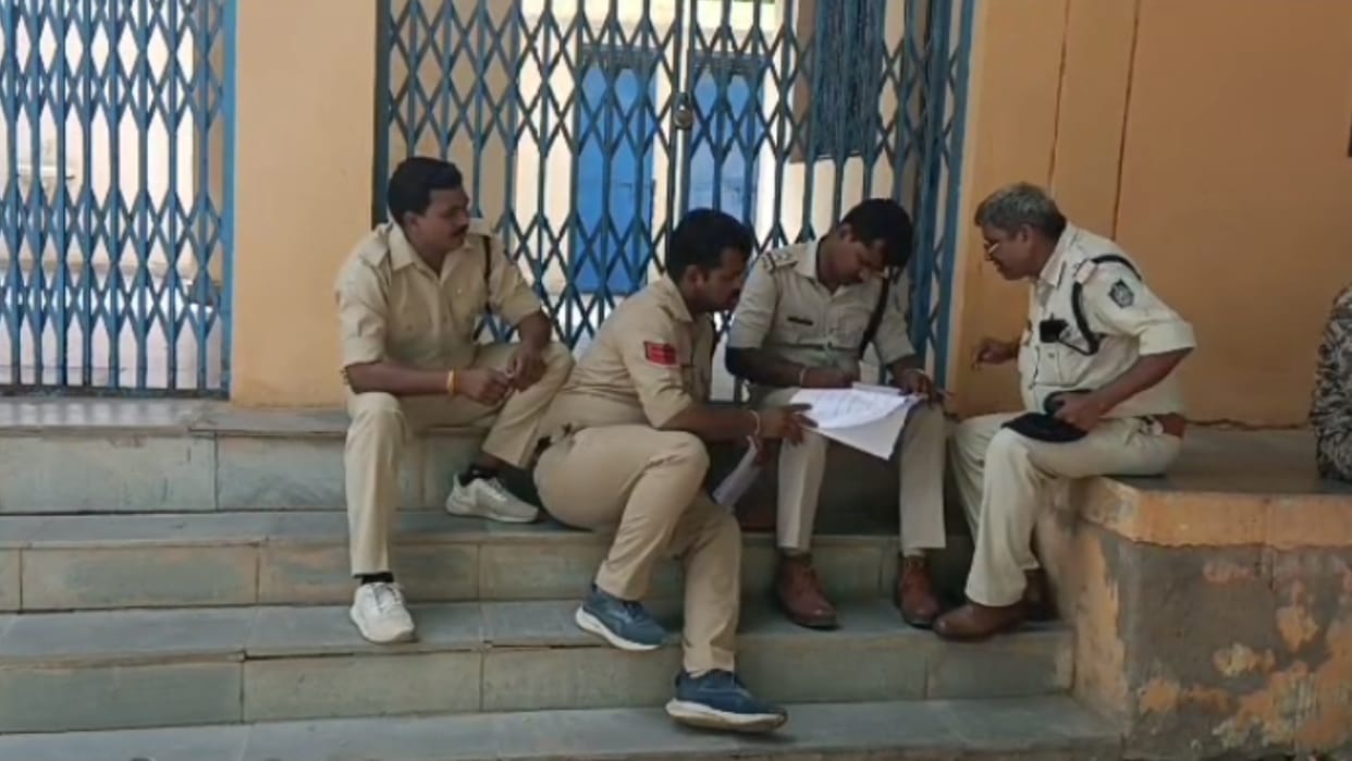 Bhind News: Murder of an elderly couple by hitting an ax in Bhind son suspected police registered a case