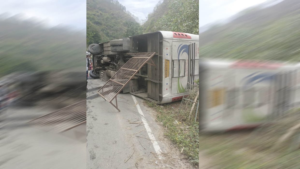 Bus Accident on Rishikesh Badrinath Highway passengers Bus from Rajasthan overturned near Dhari Devi