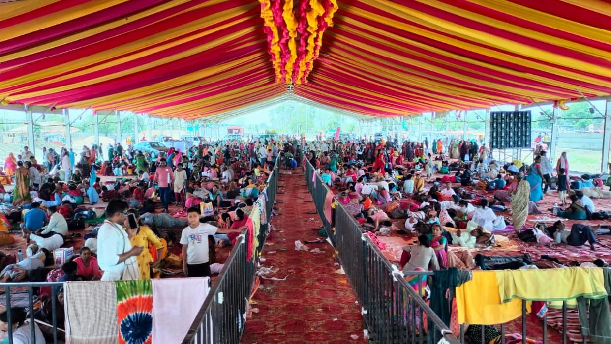 Sehore: Devotees gathered in Kubereshwar Dham a day before in the Dome made for Bhajan Sandhya