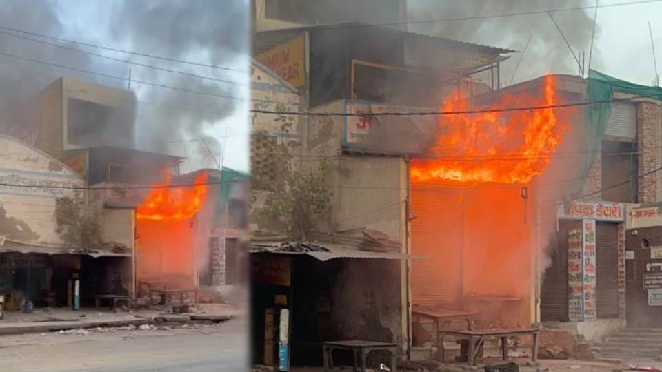 Goods worth fifty lakh burnt to ashes due to fire in grocery store in Mathura