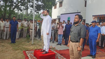 Modi-Modi slogans in front of Tejashwi, along with Jai Shri Ram, Baba of Bageshwar also cheered