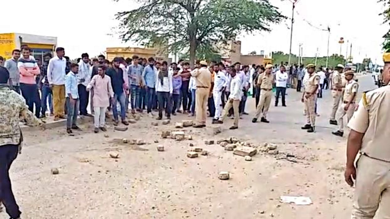 Mohangarh town closed by villagers in Jaisalmer in Gopiram suicide case