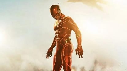 The Flash Review in Hindi DC Comics Universe DCCU Ezra Miller Michael Keaton Sasha Calle Kiersey Clemons