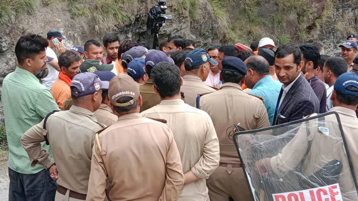 Uttarkashi Purola converted into cantonment to stop mahapanchayat business establishments closed Uttarakhand