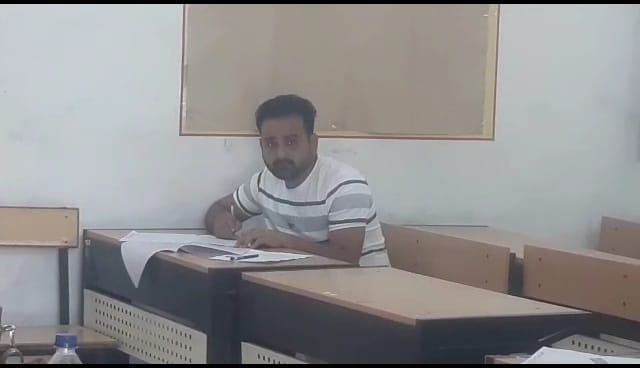 Damoh: Patharia MLA's nephew gave his tenth paper after coming from jail