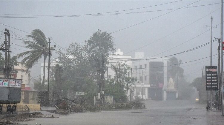 Cyclone Biparjoy: किसानों को हुई हानि की भरपाई करेगी गुजरात सरकार; ऊर्जा क्षेत्र को 783 करोड़ रुपये का नुकसान