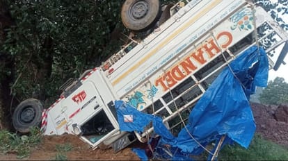 Mandi Accident News: Devotees vehicle overturned nine injured