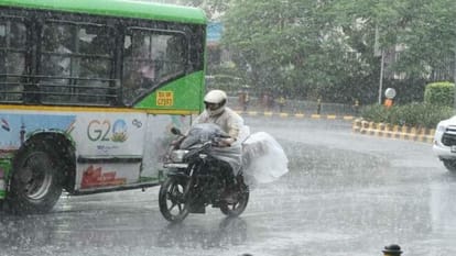 Weather Update: मौसम ने ली करवट, तेज हवा के साथ बरसे बादल; लोगों को गर्मी से मिली निजात Weather Update Meteorological Department forecast strong wind and rain in Delhi NCR