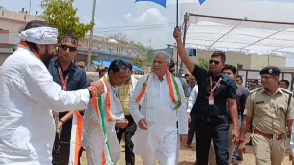 chhattisgarh CM Bhupesh Baghel on social media in Congress training camp in durg