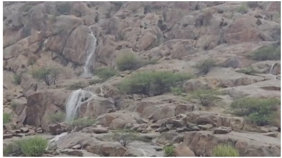 Cyclone Biparjoy Heavy rain in Barmer waterfalls started flowing from the hills of Chauhtan