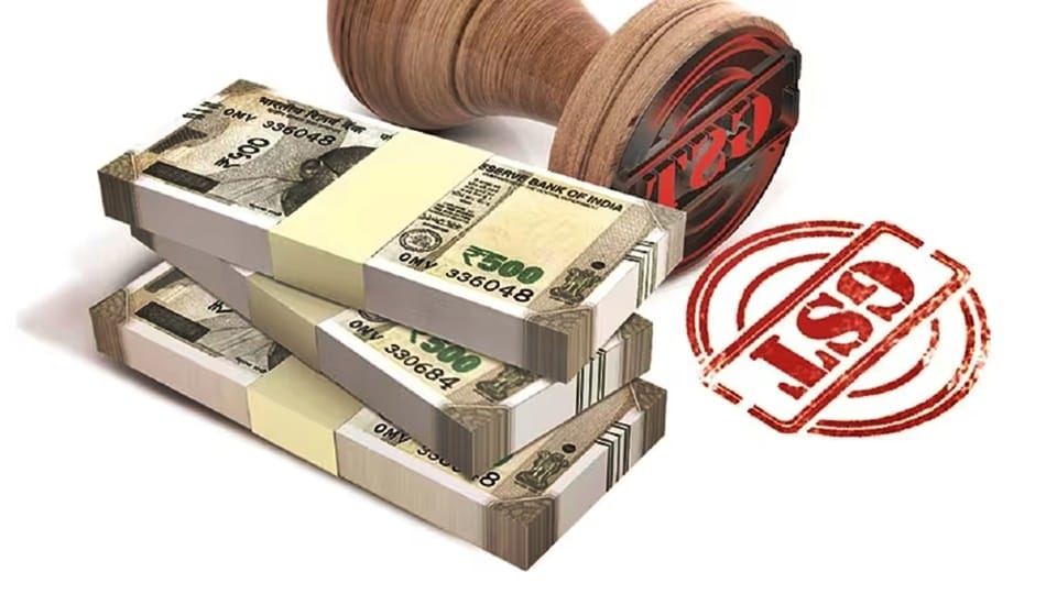 GST team raids clothes wholesaler in Prayagraj