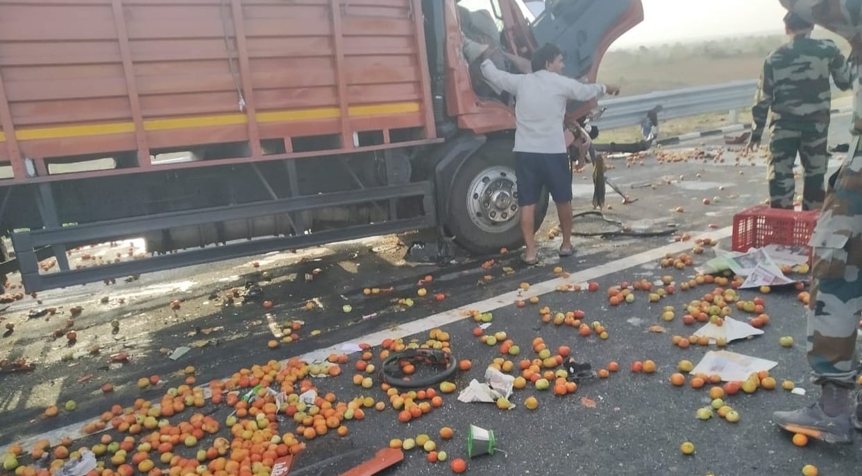 DCM collided with a standing truck, helper died and driver serious, body sent for post-mortem