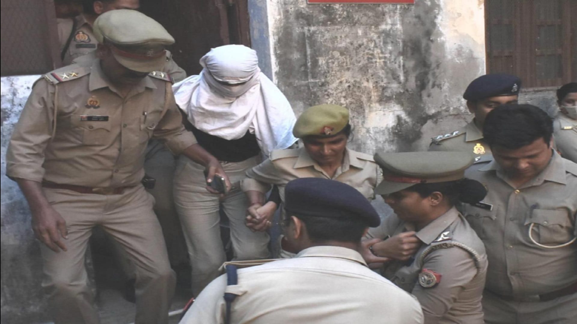 Meerut News: Everyone is shocked by the obscene video of senior advocate Ramesh Chand Gupta