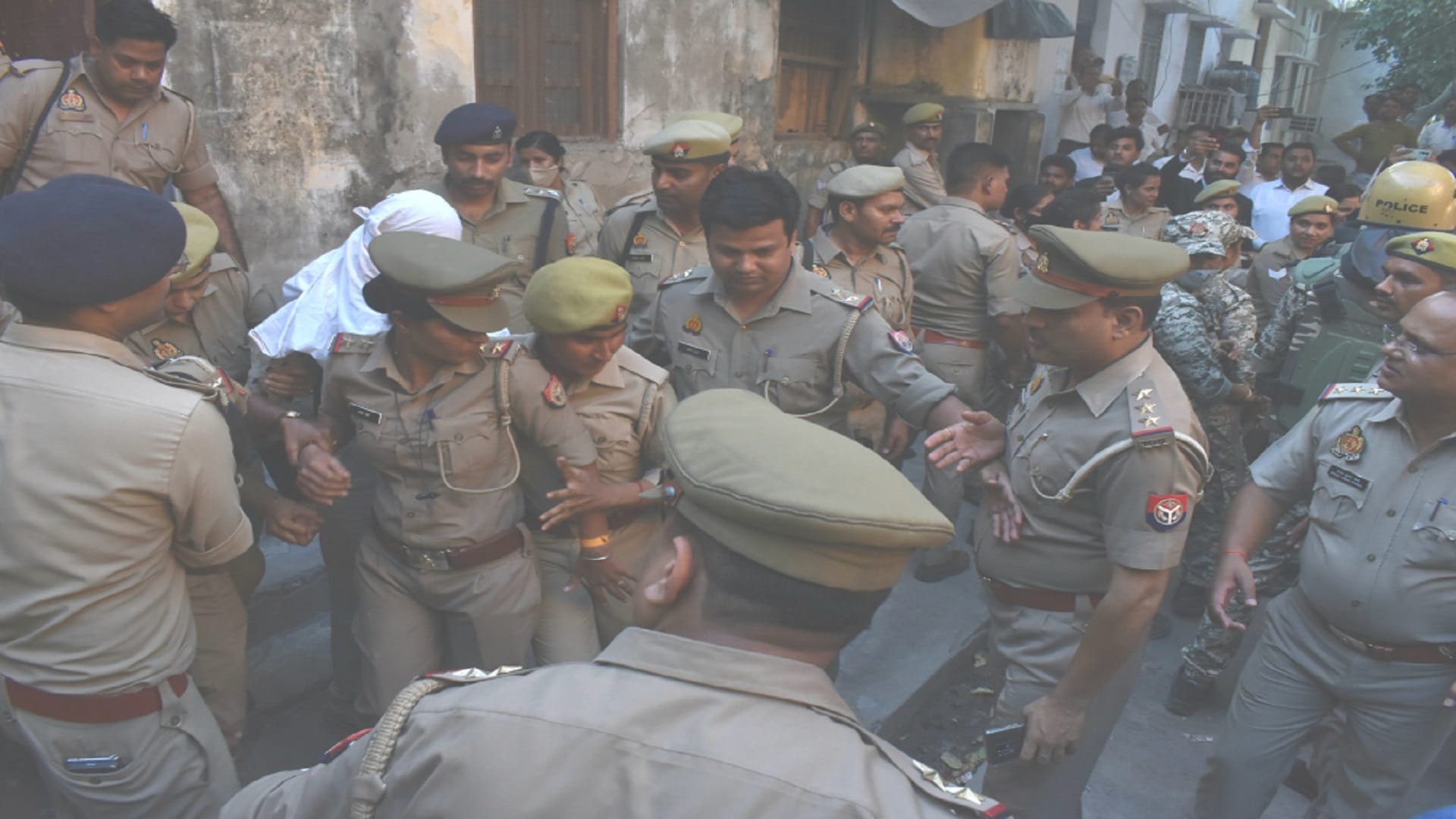 Meerut News: Everyone is shocked by the obscene video of senior advocate Ramesh Chand Gupta