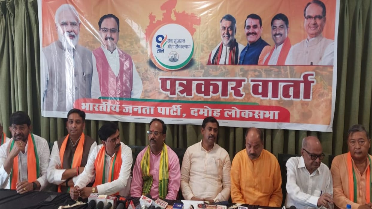 Politics Muralidhar Rao Says Congress should tell how temples do not provide employment