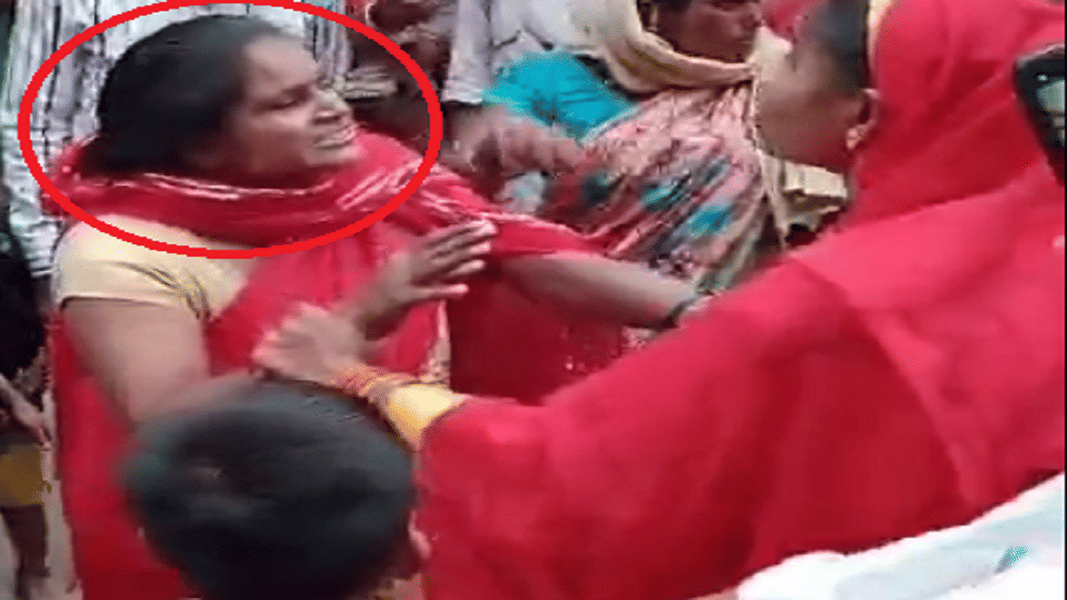 Viral video of beating of woman and girl by people inciting them to change religion in Durg
