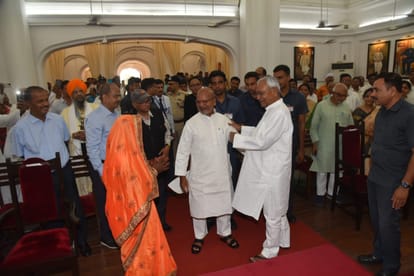 CM Nitish Kumar Bihar new minister ratnesh sada of jdu taking oath at governor house rajbhawan bihar