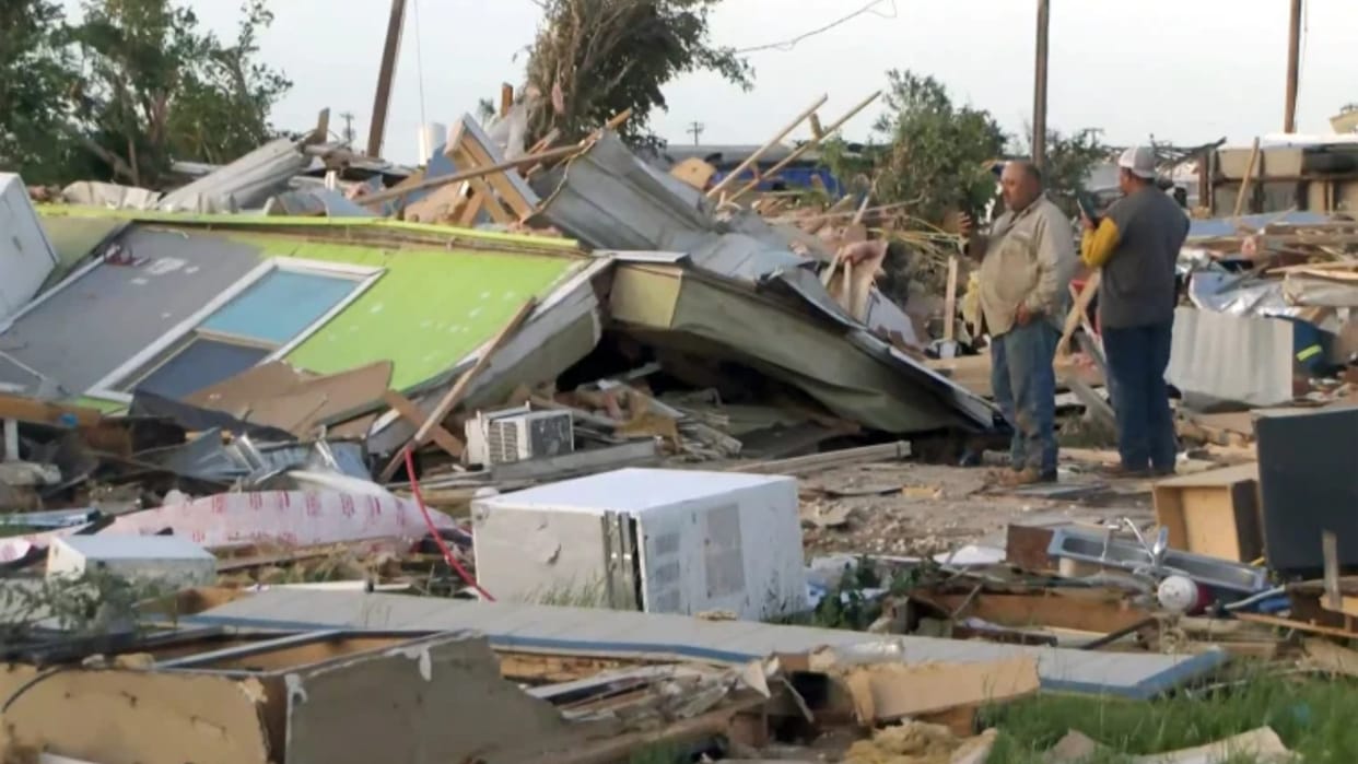 US: 50 thousand houses lost power due to storm in Texas, America; Three killed, dozens injured