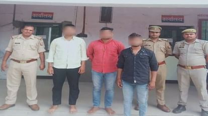 Police arrested three youths who extorted cattle from truck drivers in name of Bajrang Dal in Agra