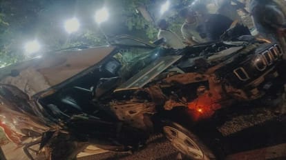 two dies as car collided with truck parked on Bareilly-Lucknow highway