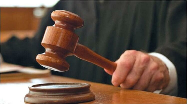 Nainital : चमोली के जिला एवं सत्र न्यायाधीश धनंजय चतुर्वेदी निलंबित, पद के अनुरूप आचरण न करने का आरोप