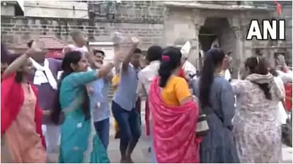 Cyclone Biparjoy: ‘बिपरजॉय' की वजह से श्रद्धालुओं के लिए बंद किया था द्वारकाधीश मंदिर, अब फिर से खुले द्वार Cyclone Biparjoy News: Dwarkadhish Temple Reopens for Devotees After Cyclonic Storm
