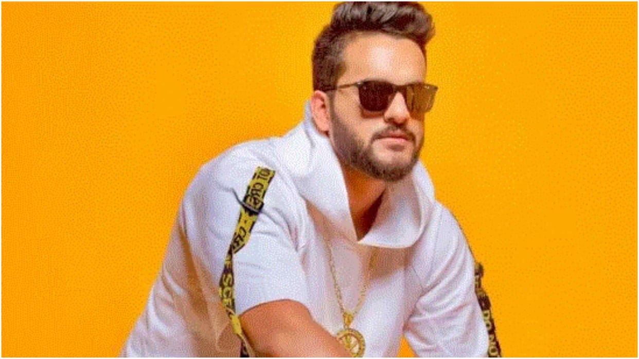 Bigg Boss ott 2 fame youtuber abhishek malhan lost huge money lakh rupees in travelling