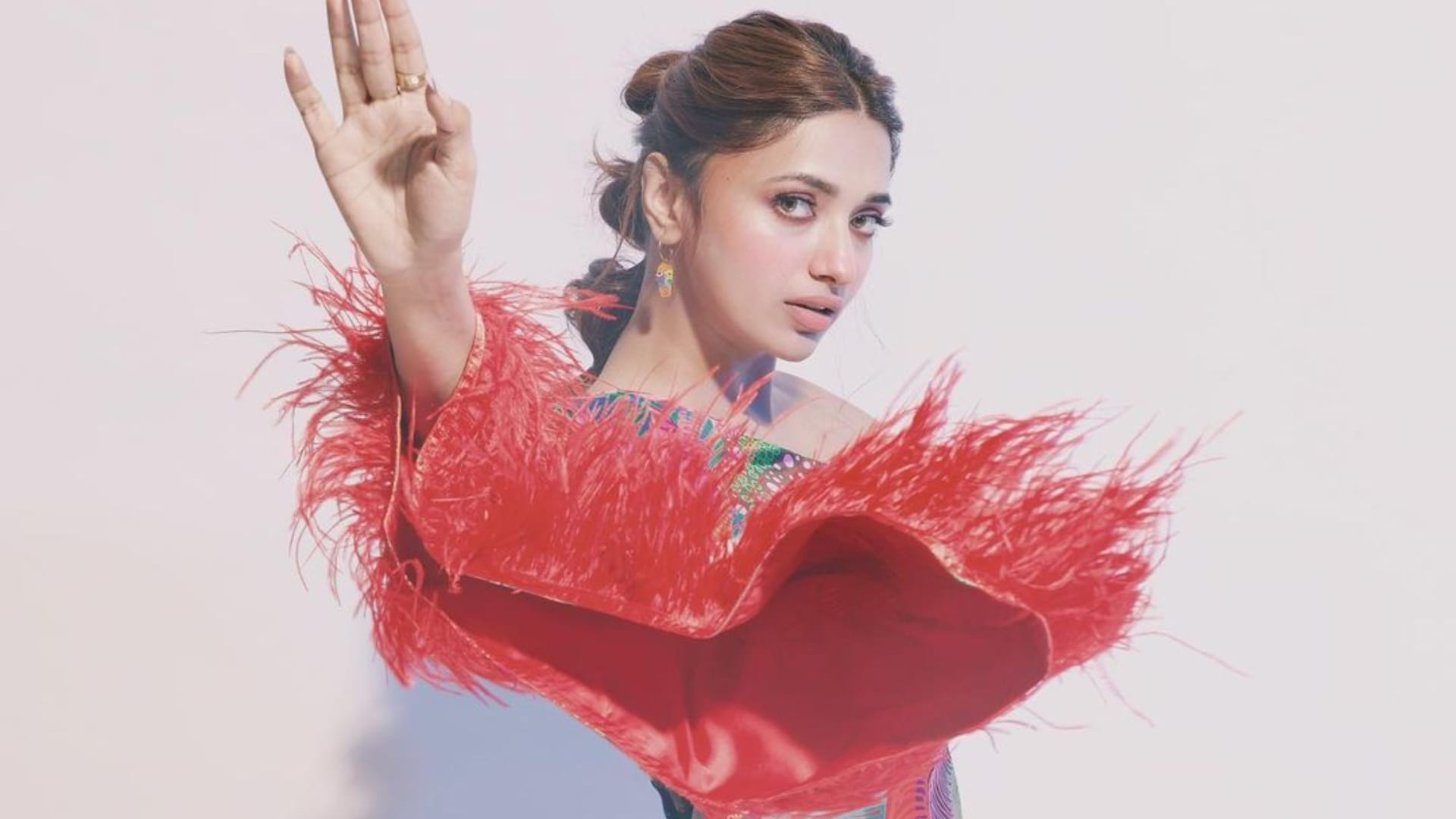BB OTT 2 Who is Jiya Shankar in Salman Khan Reality Show Bigg Boss OTT 2 know her career struggle film serials