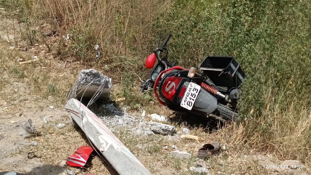 bike rider dies after colliding with electric pole and middle aged man dies due to electrocution