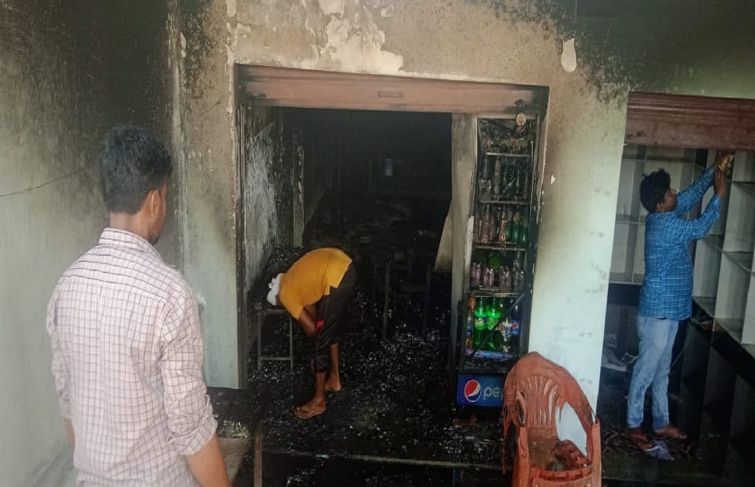 Two shops caught Fierce fire due to inverter in mau goods worth lakhs burnt to ashes