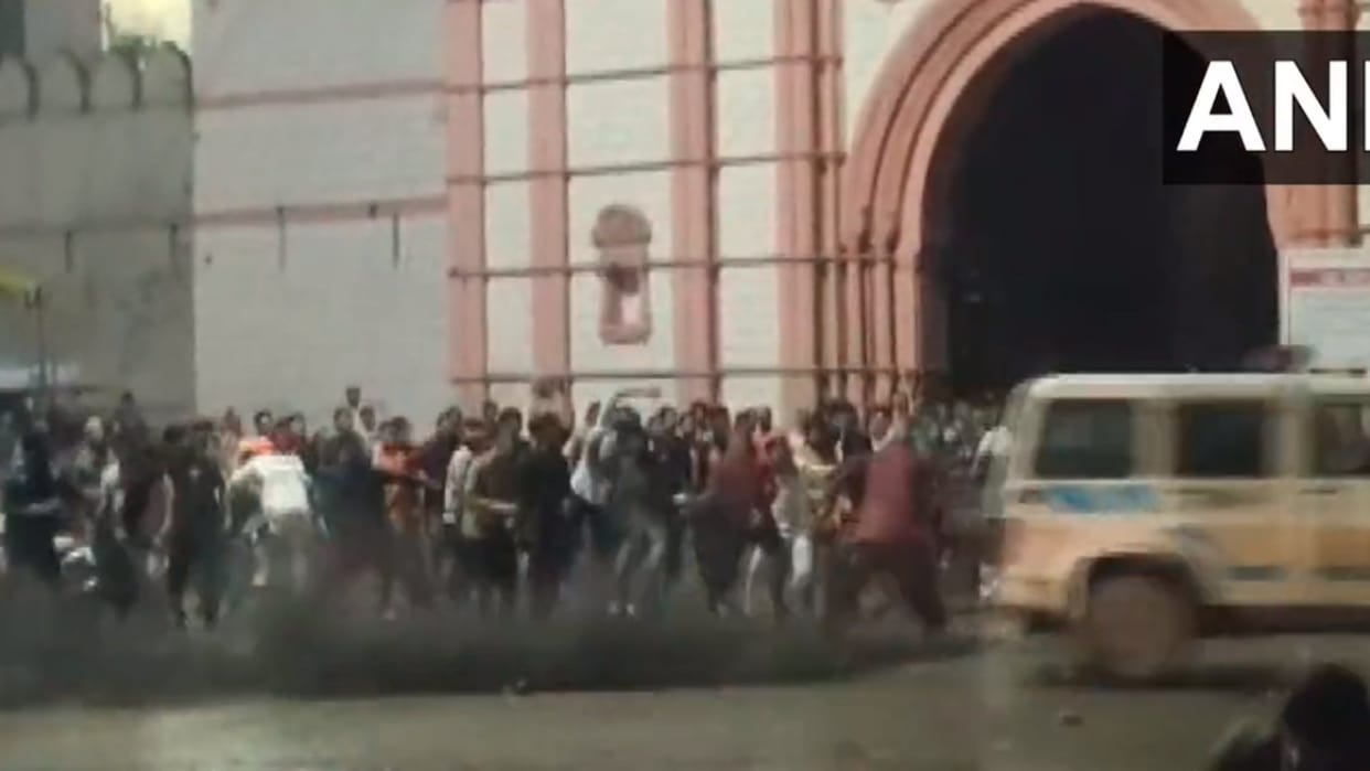 Gujarat News Stones Pelted at Police in Clash Over Anti-encroachment Drive in Junagadh