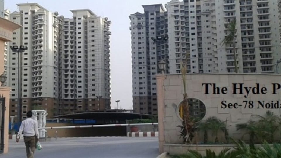 Child wakes up earlier than parents falls to death from 8th-floor flat