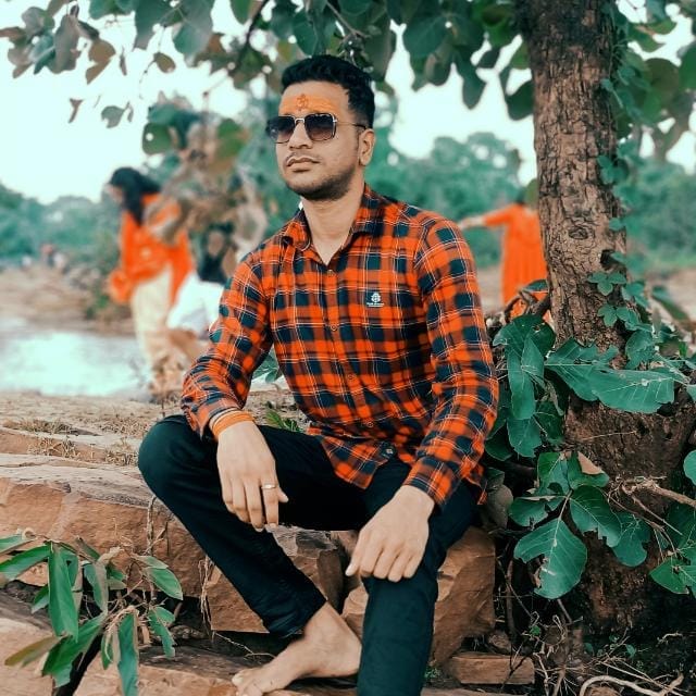 होमगार्ड सैनिक ने फांसी लगाकर जान दे दी।