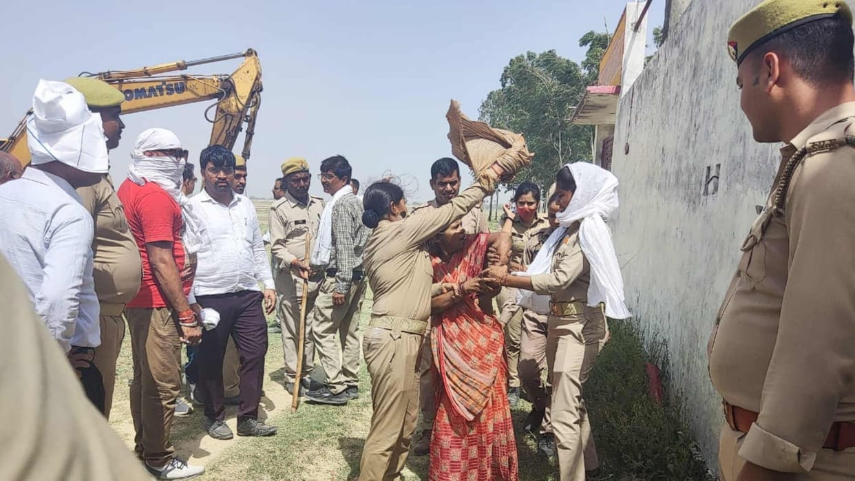 Jungle Kauria Sonauli Ring Road Sohgavati kept pleading got bulldozers running