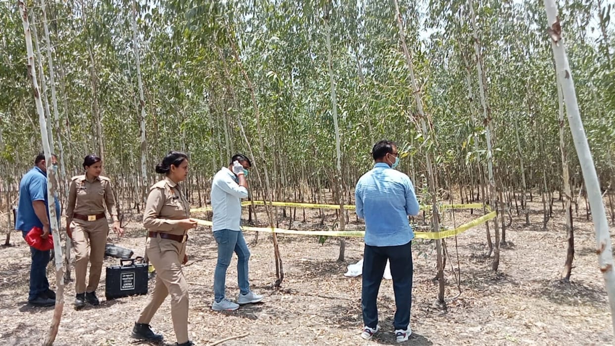 Dead body of a woman found in sandana thana kshetra in Sitapur.