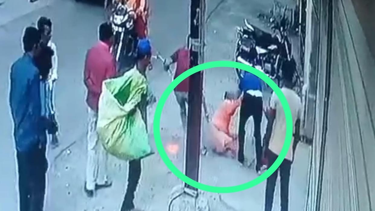 Ujjain News Mahant who was going to collect flowers was beaten by closing channel case registered