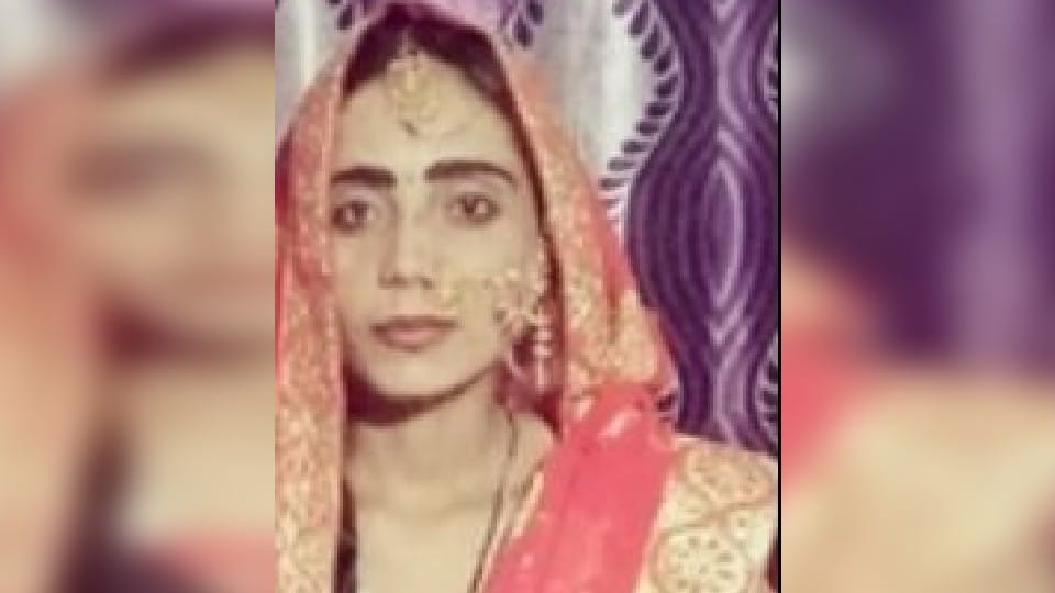 Woman dies after giving birth to twins in district hospital pilibhit