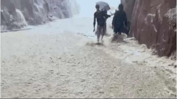 Biparjoy Cyclone in Rajasthan Update: Flood situation in Barmer Sirohi and Jalore Weather News in Hindi